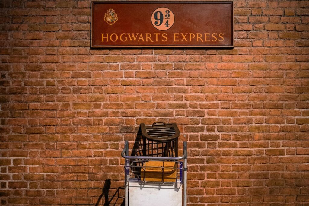 Na imagem a Estação King's Cross, em Londres, Reino Unido, como exemplo de Turismo Cinematográfico, um dos tipos de Turismo Cultural