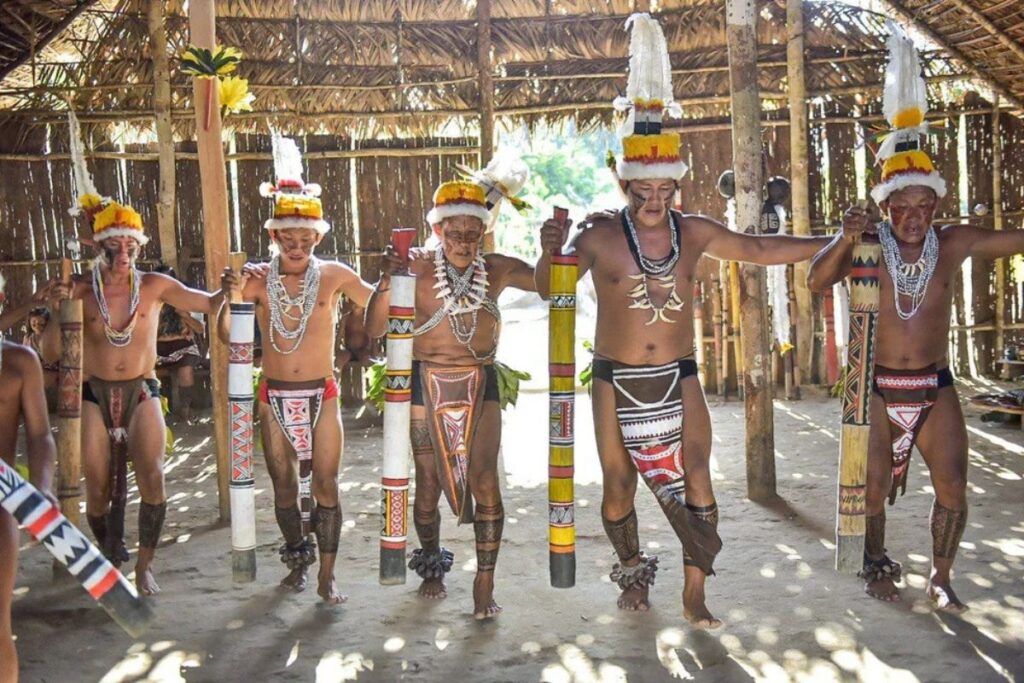 Na imagem o Tribo Indígena localizada no Amazonas, como exemplo de Turismo Étnico, um dos tipos de Turismo Cultural