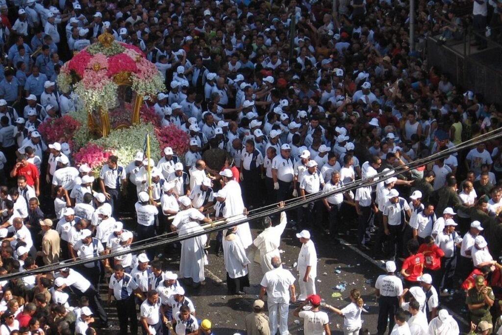 Na imagem o Círio de Nazaré que acontecem em Belém do Pará como exemplo de Turismo Relogioso, um dos tipos de Turismo Cultural