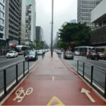 A imagem mostra a cidade de São Paulo, como uma cidade cultural