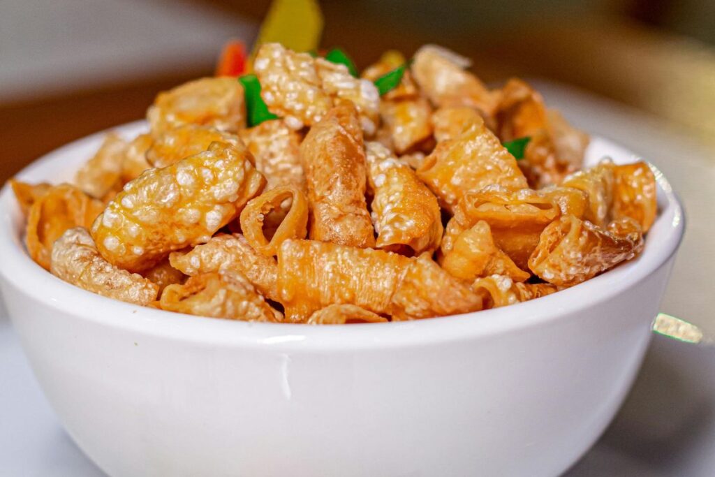 Torresmo é uma típica comida regional em que o turista encontra numa viagem de turismo gastronômico à Belo Horizonte