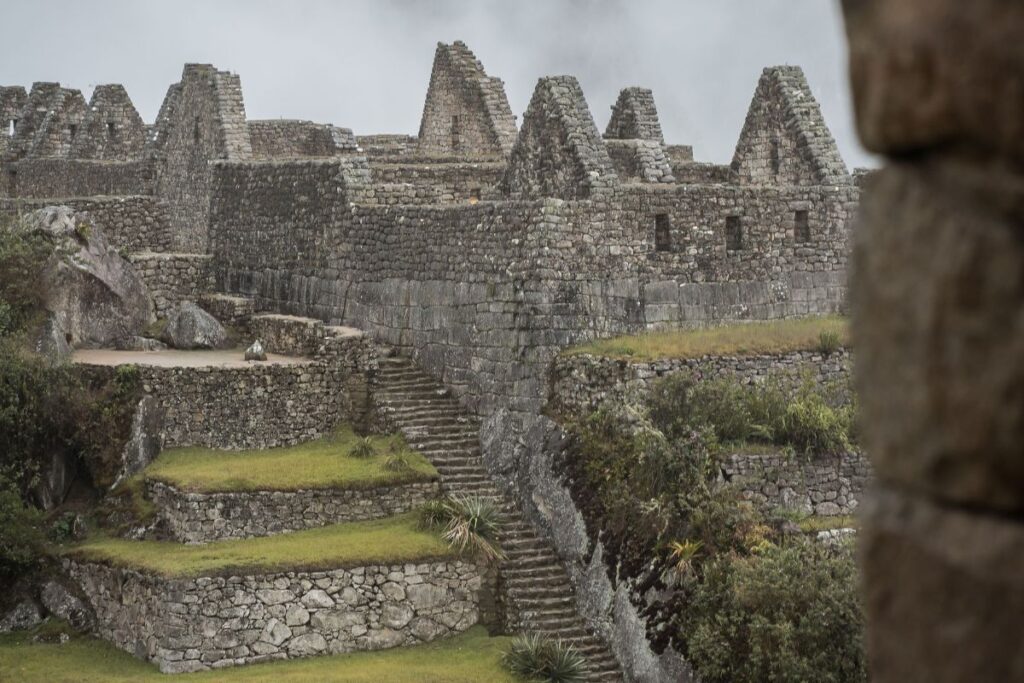 Na imagem está Machu Picchu, no Peru, como representação sobre o que é o turismo histórico.